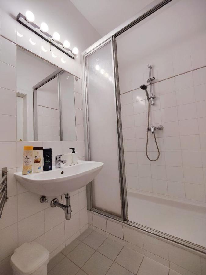 Mariahilfer 4 Min To The Shopping Center And Schoenbrunn Palace