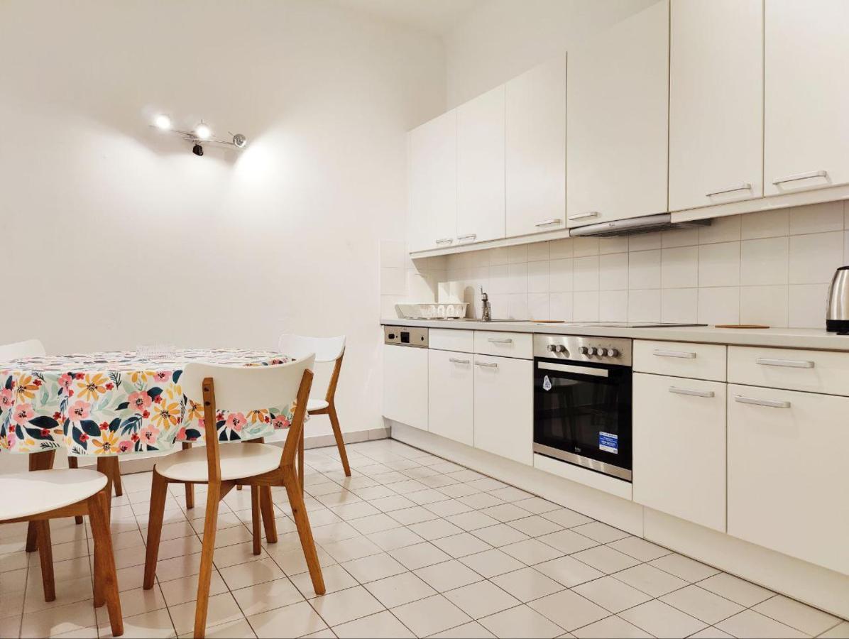 Mariahilfer 4 Min To The Shopping Center And Schoenbrunn Palace *