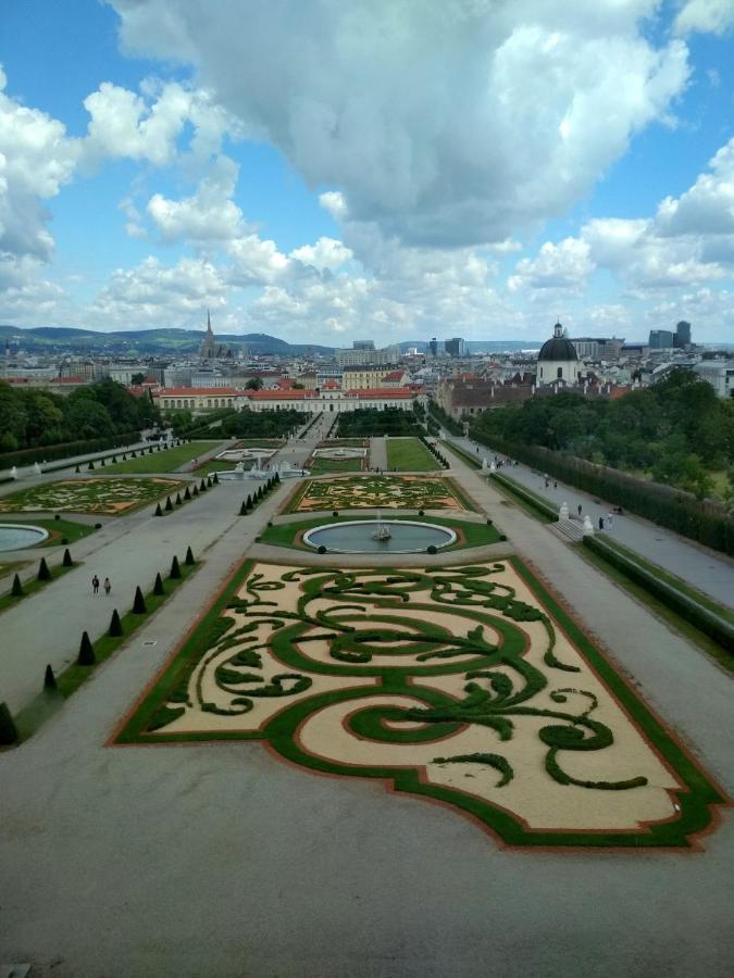 Mariahilfer 4 Min To The Shopping Center And Schoenbrunn Palace * Vienna