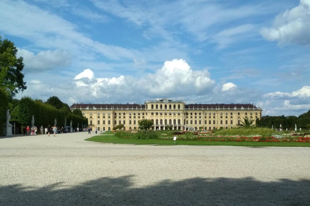 Mariahilfer 4 Min To The Shopping Center And Schoenbrunn Palace Apartment