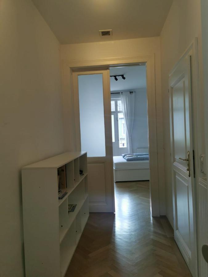 Mariahilfer 4 Min To The Shopping Center And Schoenbrunn Palace * Vienna