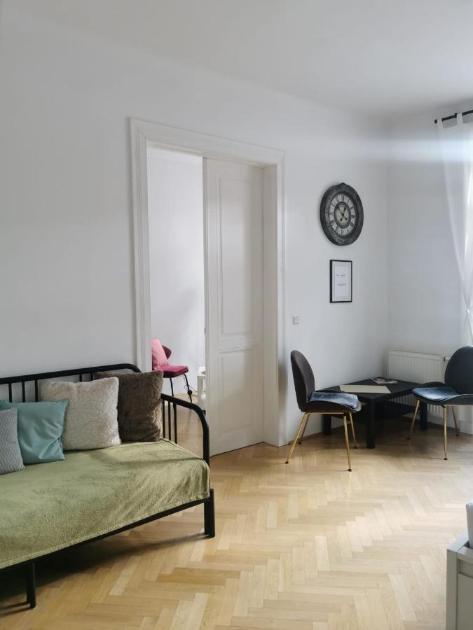 Apartment Mariahilfer 4 Min To The Shopping Center And Schoenbrunn Palace