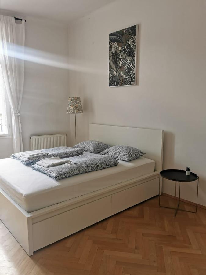 Apartment Mariahilfer 4 Min To The Shopping Center And Schoenbrunn Palace *
